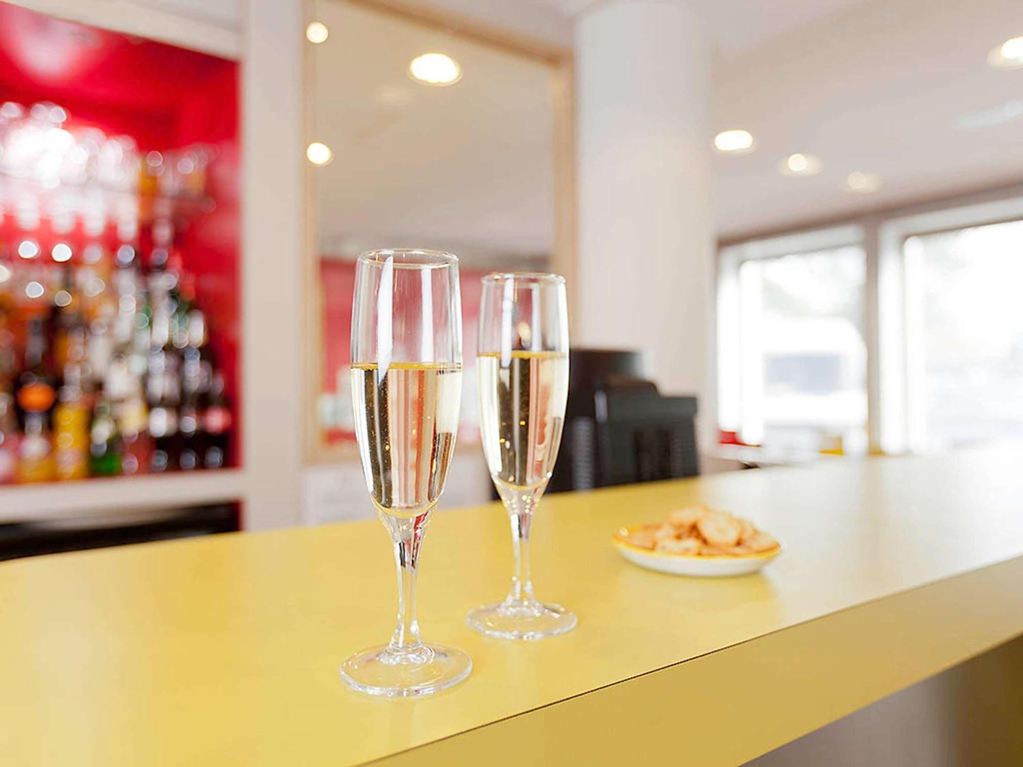 Ibis Styles Honfleur Centre Historique Hotel Bagian luar foto